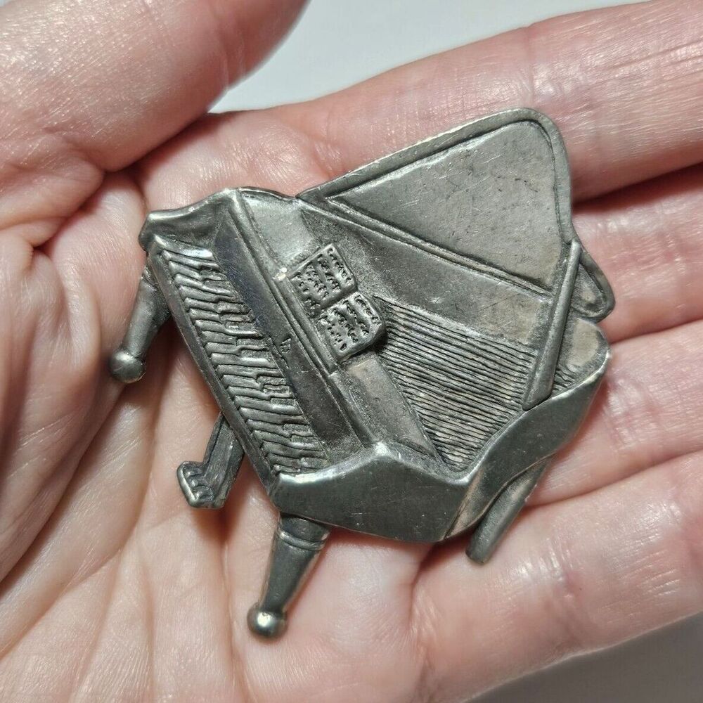 Seagull Pewter Canada piano brooch